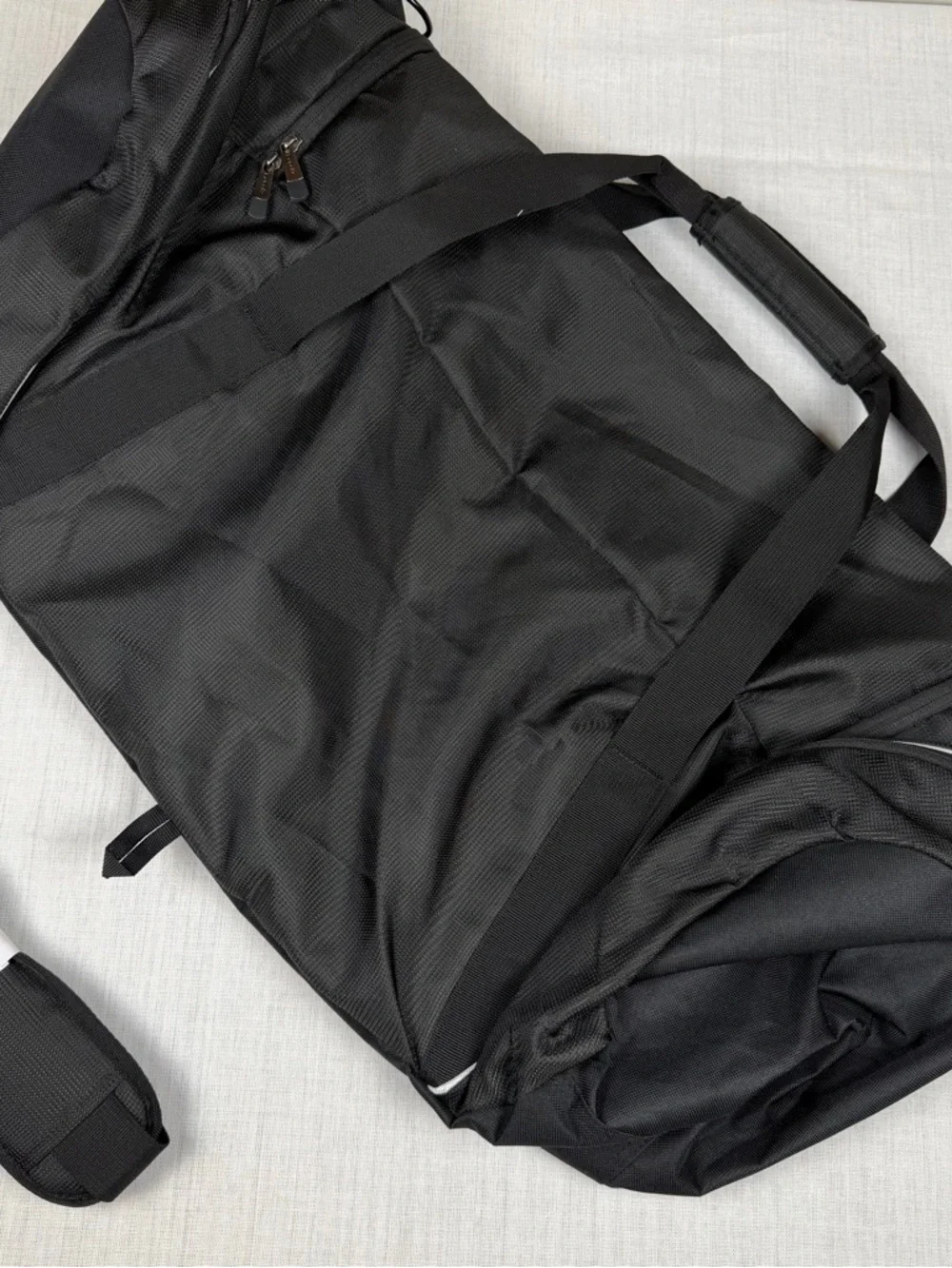 Runetz Gym Travel Black Duffle Bag with Carry Handles and Strap NWT